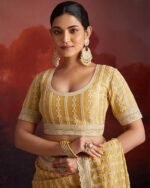 Women Traditional Saree - Image 6